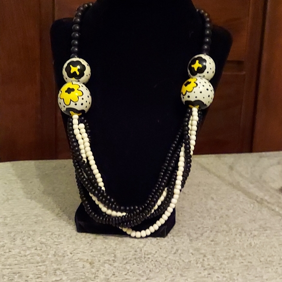 🌼Handpainted Wooden Necklace🌼 - Picture 2 of 3